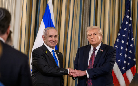 President Trump and Prime Minister Netanyahu sake hands